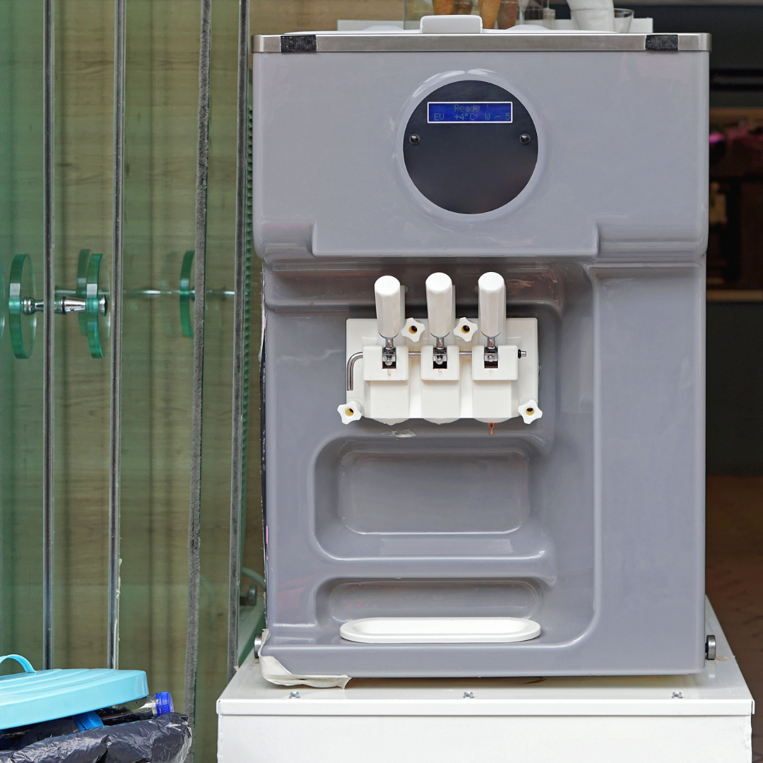 7 Things to Know Before About Renting a Soft Serve Ice Cream Machine